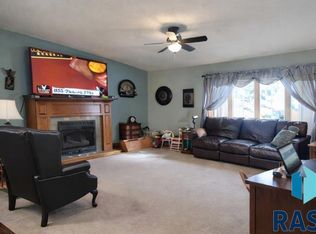 208 S Clark St, Viborg, SD 57070
