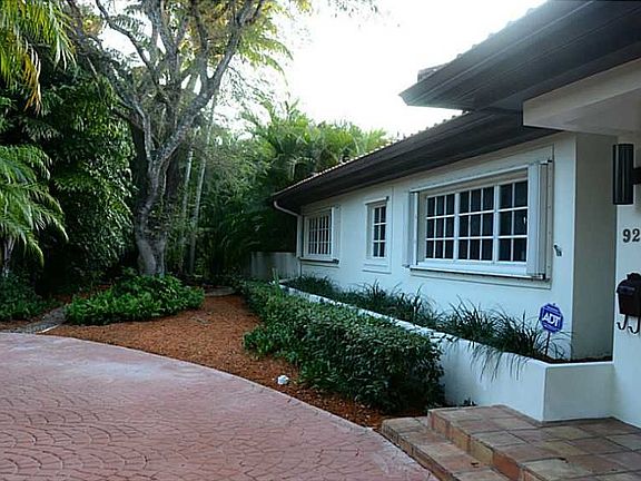 5th image of 920 Placetas Ave
