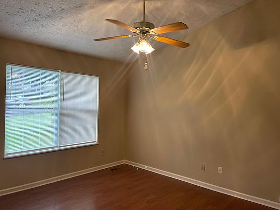 3rd image of 6252 Vandemere Dr