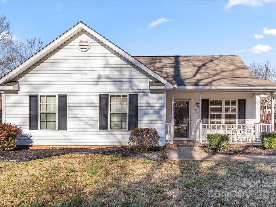 1st image of 226 McFadden St