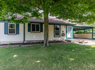 3422 Stoneleigh Dr, Lansing, MI 48910