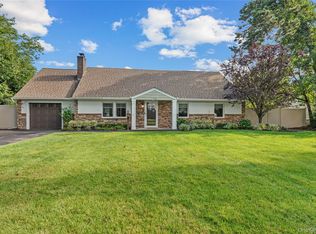 123 Hiawatha Drive, Brightwaters, NY 11718