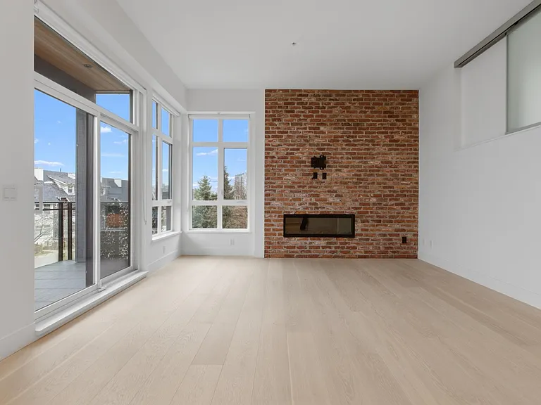 300 Salter St #205 — Photo 8