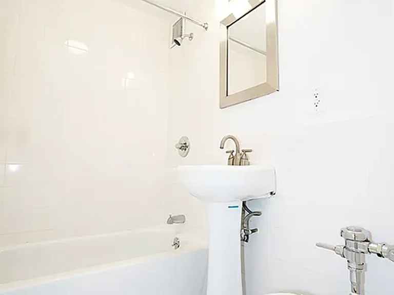 312 W 23rd St #3S — Photo 13
