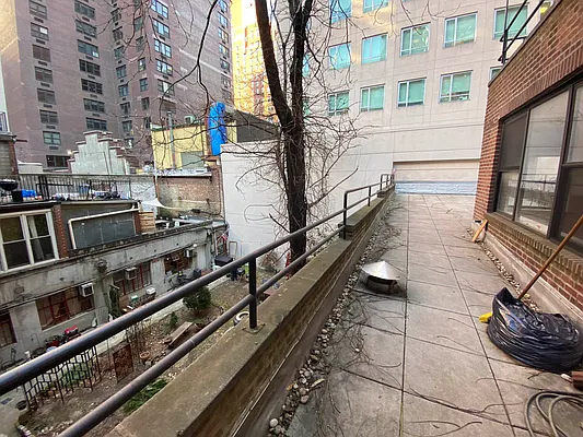 Rented by Bond New York | media 70