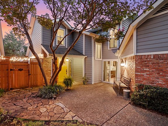 2nd image of 4040 Rive Ln