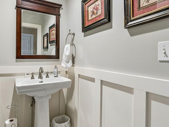5th image of 411 W 7th St APT 405