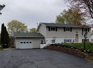 81 Mountbatten St, Rochester, NY 14623