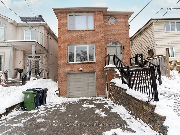 63 Burndale Ave #LOWER — Photo 1