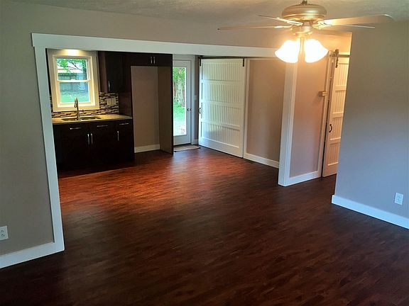 2nd image of 1054 Dutchman Ln