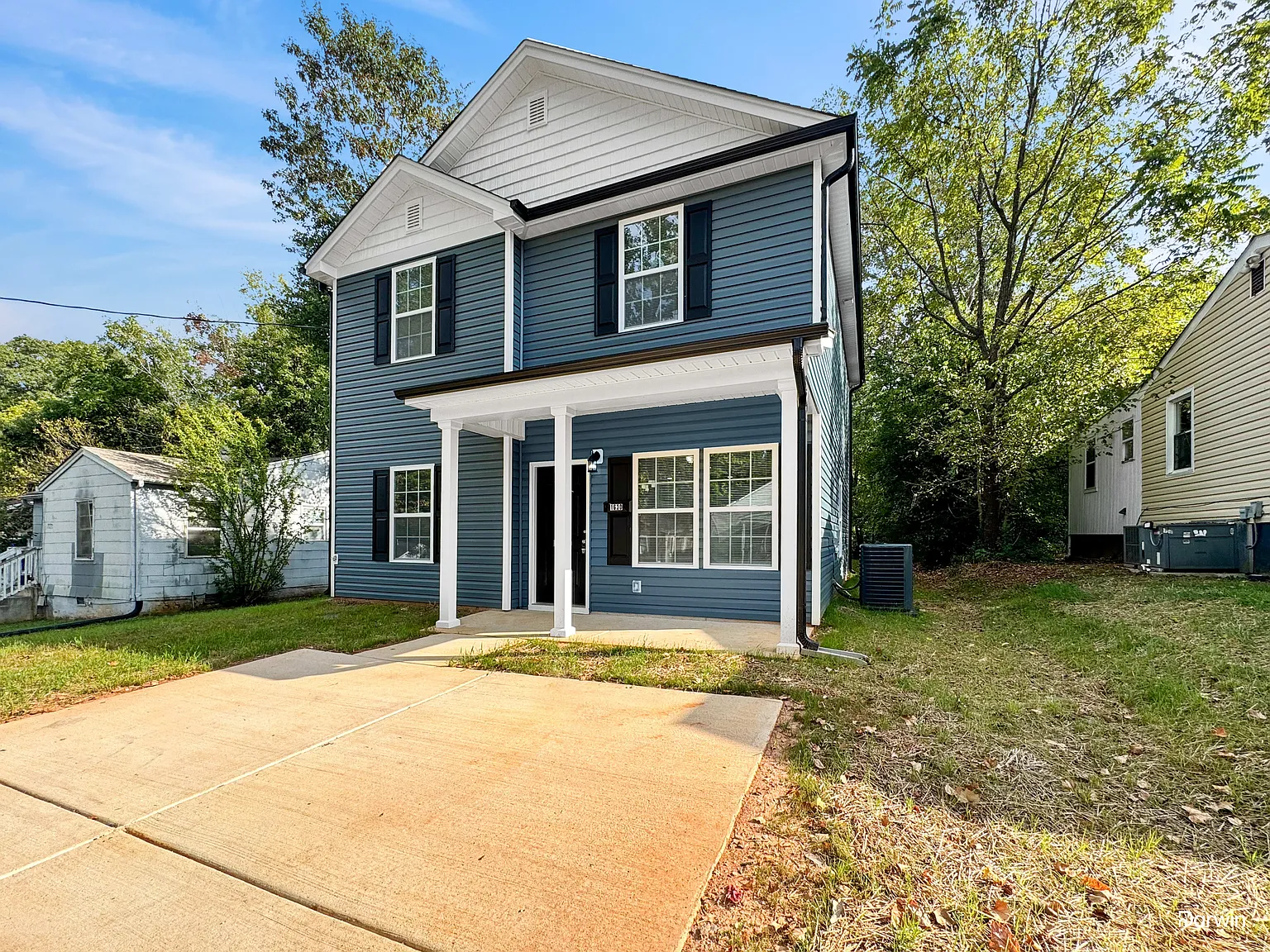 4 bed, 3.0 bath, 1000 sqft, $1,770 — Photo 2