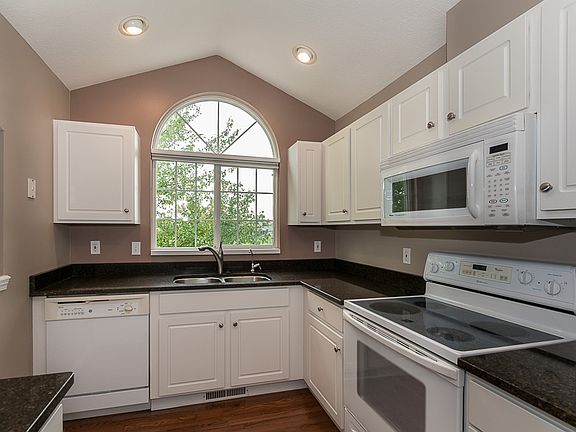 5th image of 1267 33rd Avenue Cir