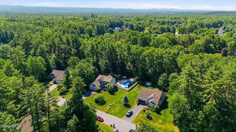 2nd image of 3 Royal Pines Drive