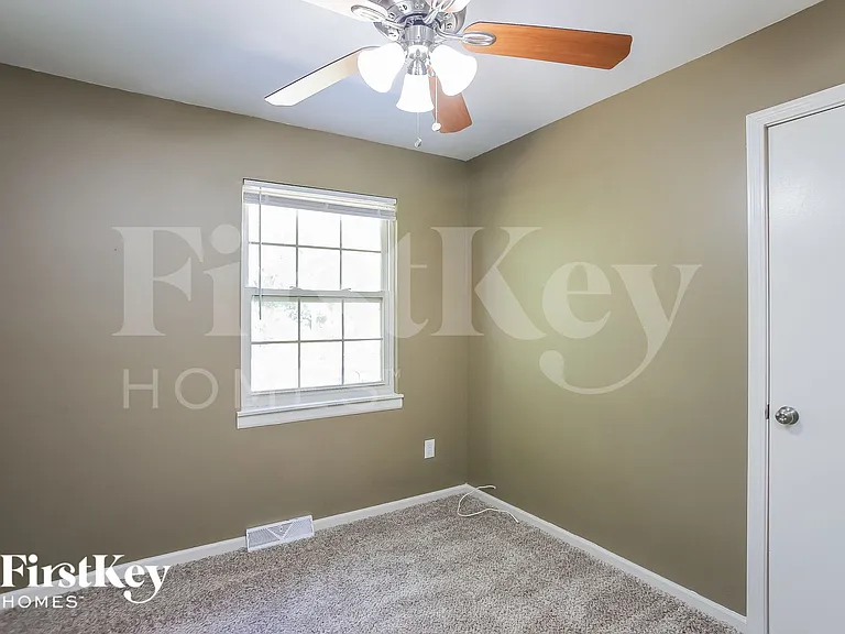 16005 E Cogan Ln — Photo 11