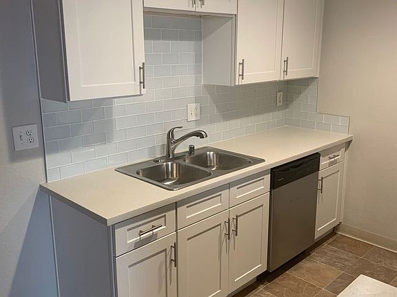 2nd image of 4580 Illinois St APT 6