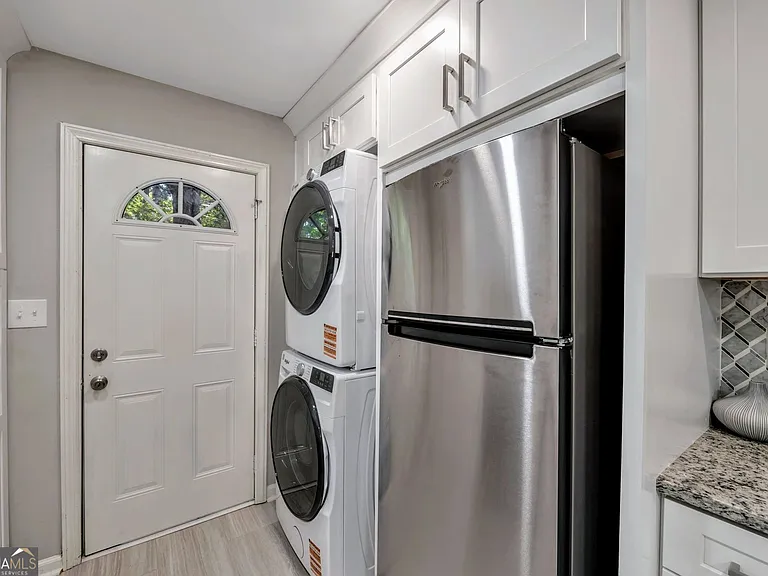 1131 Stoneybrook Rd — Photo 13