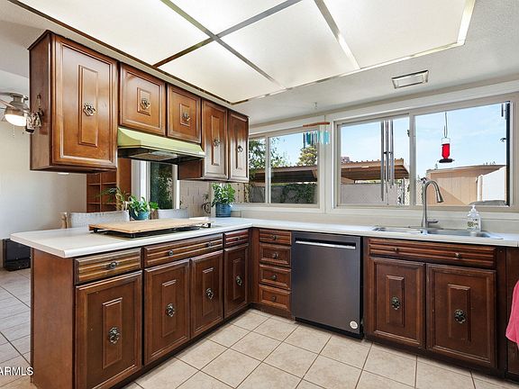 3rd image of 1407 E MALIBU Drive