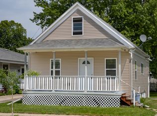 1933 Hickory Grove Ave, Racine, WI 53403