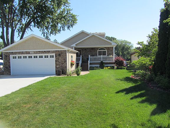 2nd image of 39944 Shoreline Dr