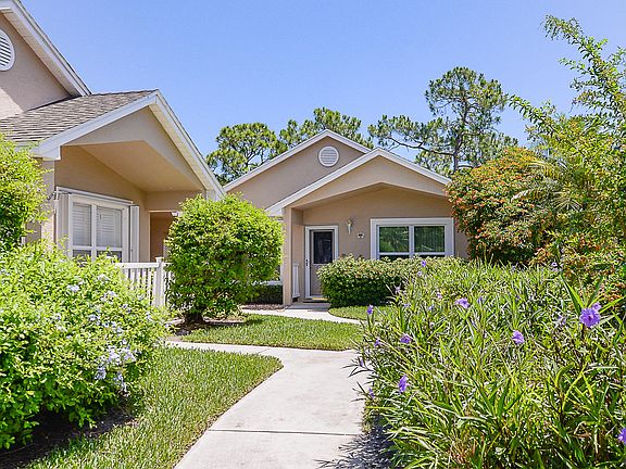 4th image of 610 NW San Remo Cir