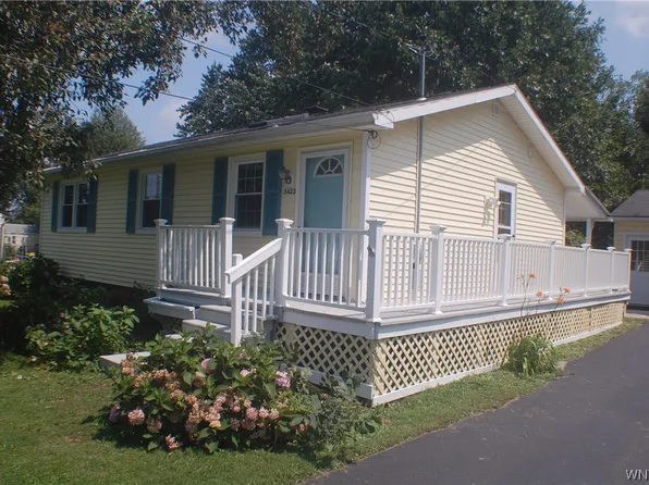5423 Scranton Rd, Hamburg, NY 14075