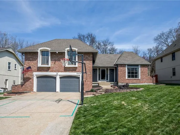 10239 Glenwood St, Overland Park, KS 66212