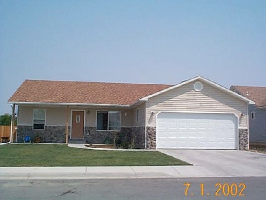 2721 Country Club Way