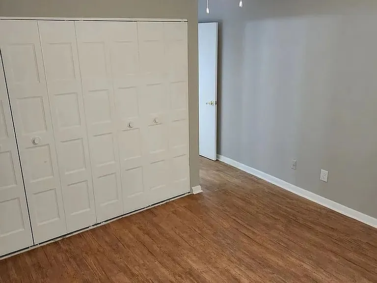 177 Governors Dr — Photo 3