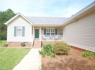 4805 Prestbury Dr, Greensboro, NC 27455