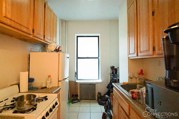 Rented by City Connections Realty | media 19