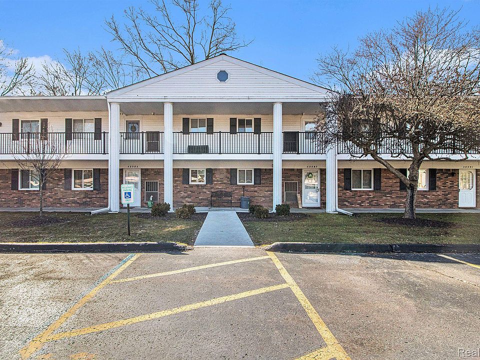 1st image of 42575 Plymouth Hollow Dr #24