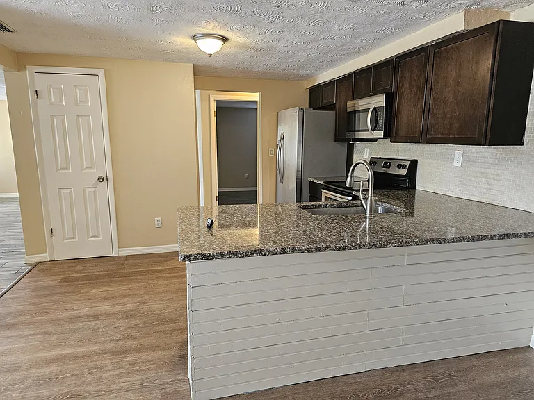 3521 Allandale Dr — Photo 9