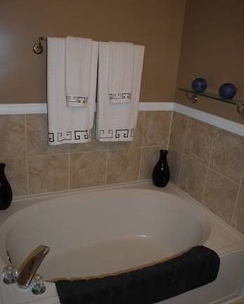 Gorgeous Remodeled Bath