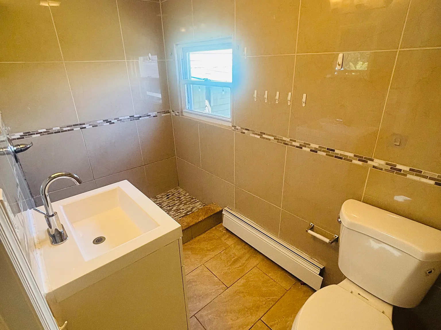 4 bed, 1000 sqft, $950 — Photo 2