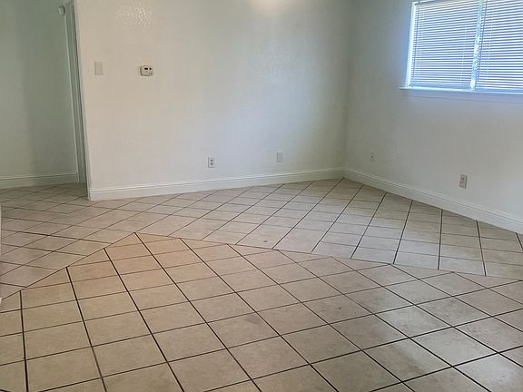 2nd image of 3009 North Ave