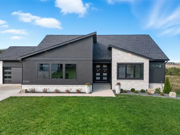 2343 Green Leaf Cir, Norwalk, IA 50211