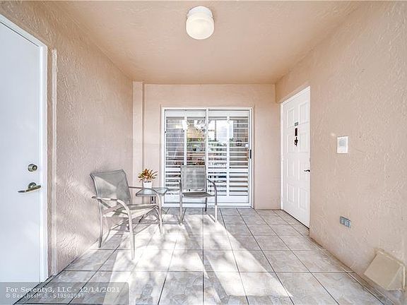 5th image of 7623 Granville Dr #112