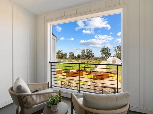 1044 Palmaria Ct, Encinitas, CA 92024