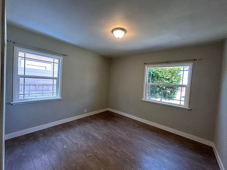 5452 Loma Ave #A — Photo 8