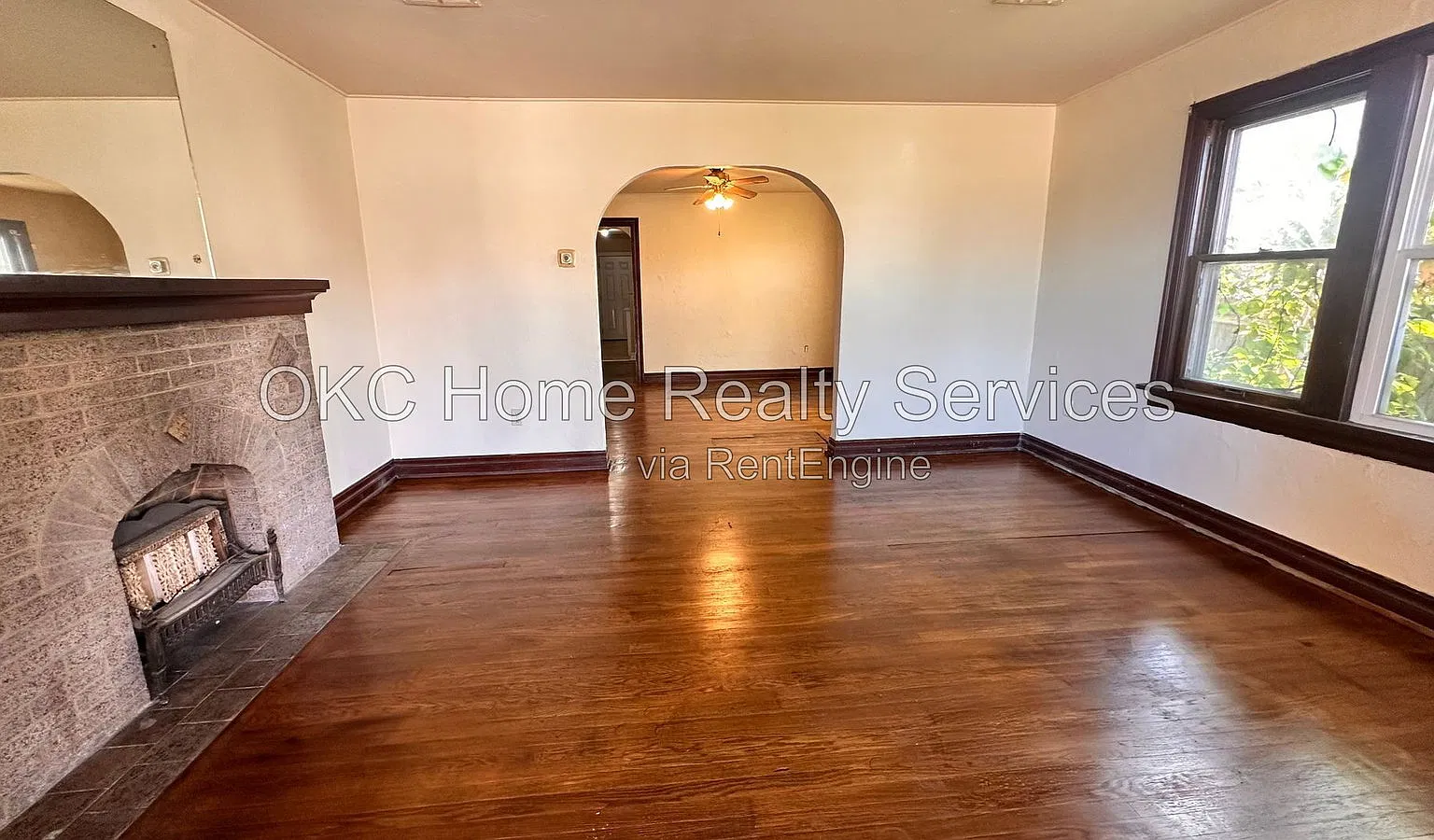 2 bed, 1.0 bath, 1058 sqft, $900 — Photo 4