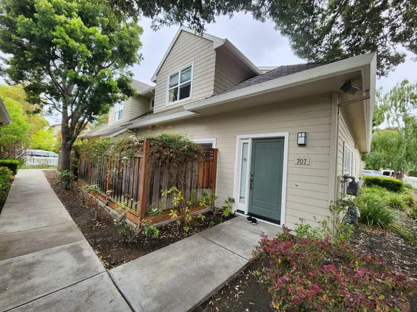 707 Astor Ct, Mountain View, CA 94043