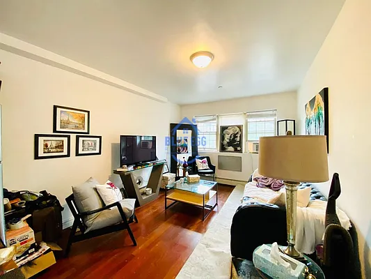 Rented by Blue Egg Realty Corp | media 25