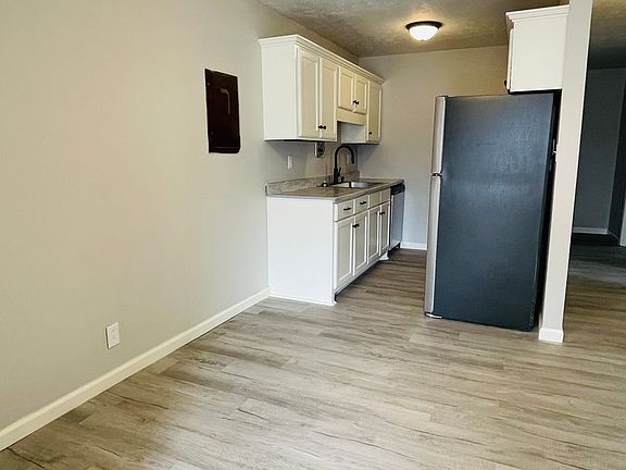 5th image of 103 White St APT 4