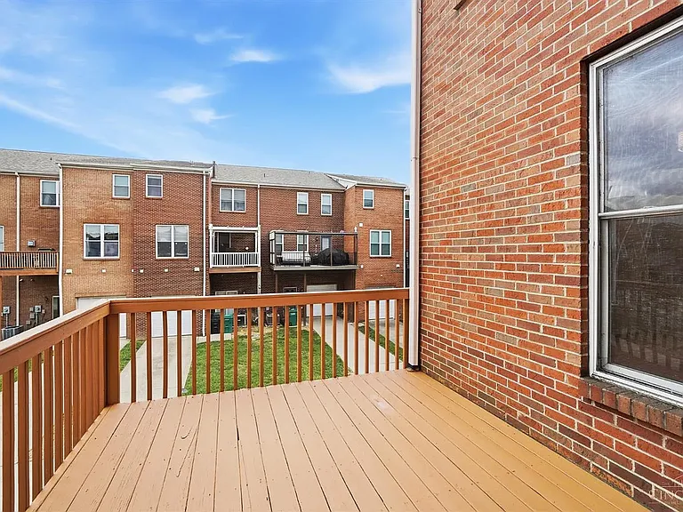 710 W Court St — Photo 29