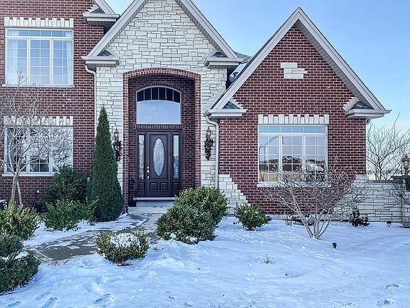 2nd image of 15700 Jeanne Ln