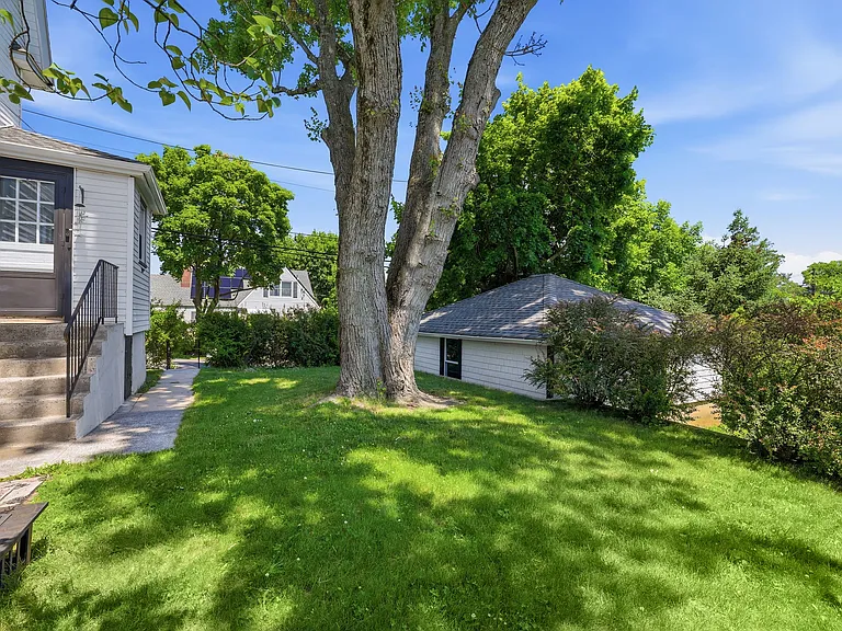 1415 Park Ave — Photo 25