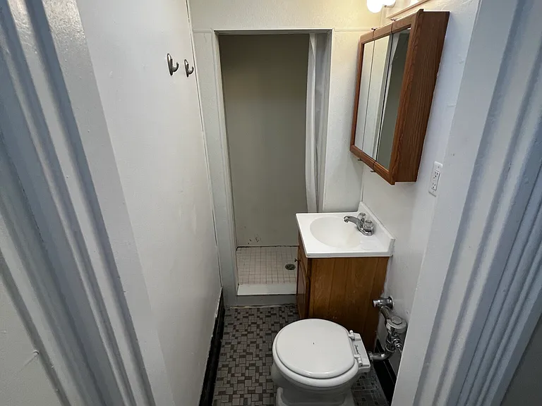 90 Chiswick Rd #43 — Photo 4