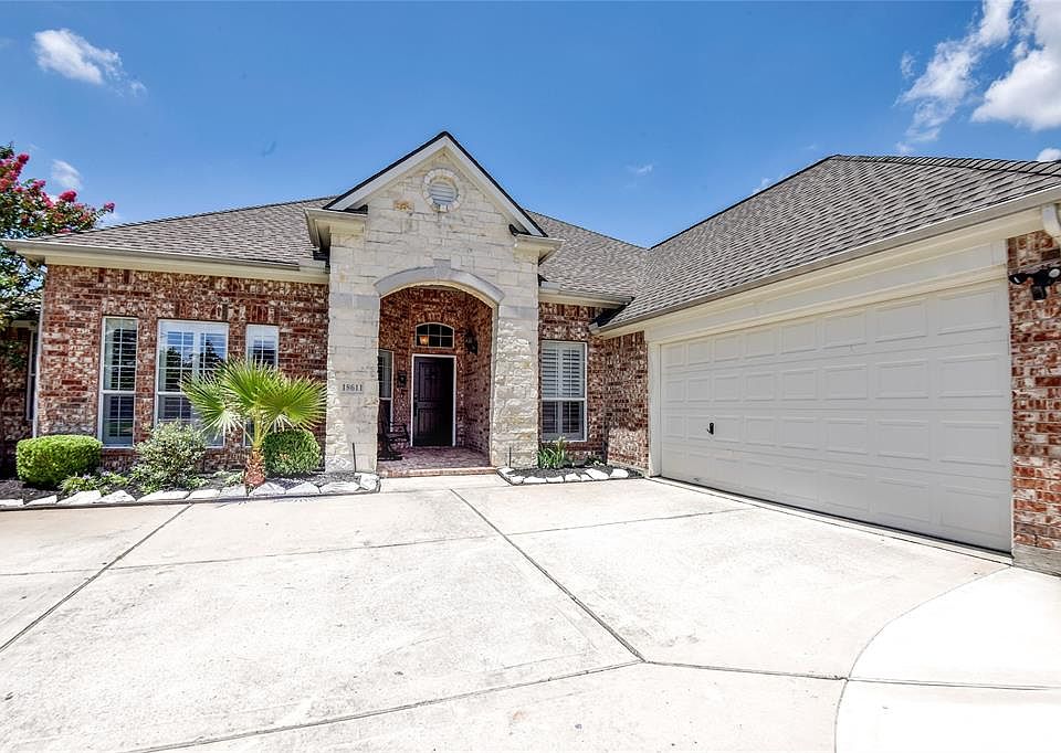 1st image of 18611 Summercliff Ln