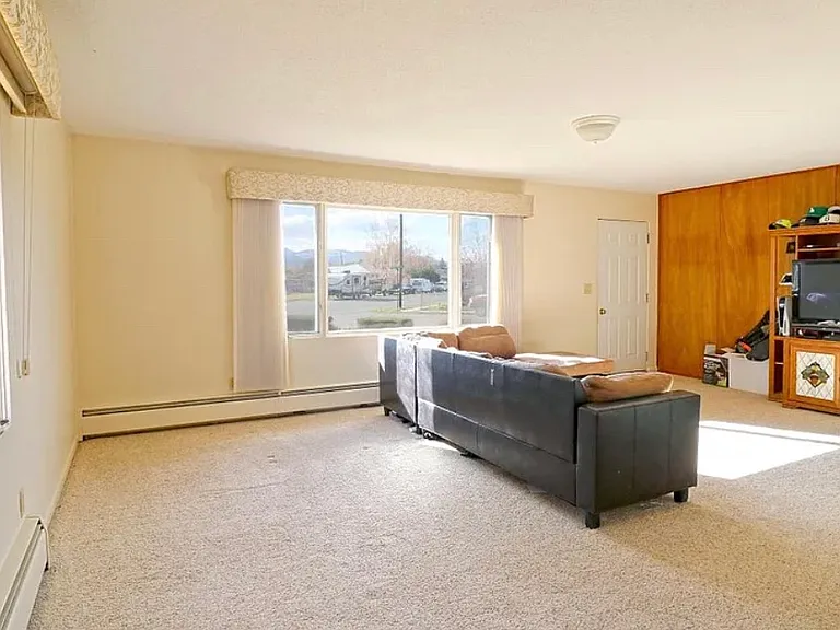 602 E King St #1 — Photo 4