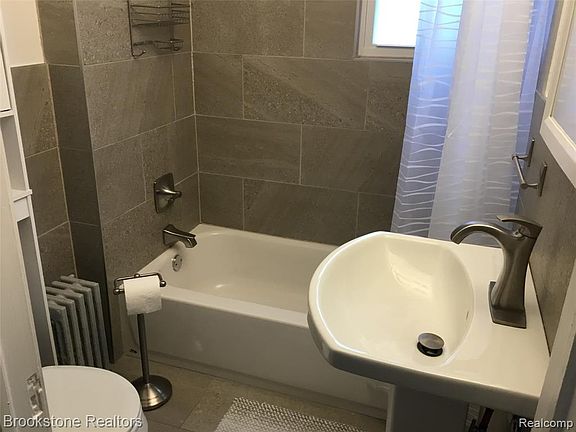 3rd image of 6521 N Silvery Ln